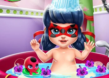 Baño De Bebé Héroe Milagroso captura de pantalla del juego